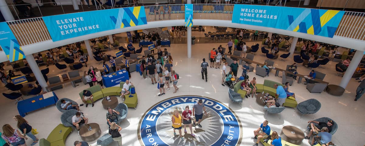 Student Union lobby during Orientation.