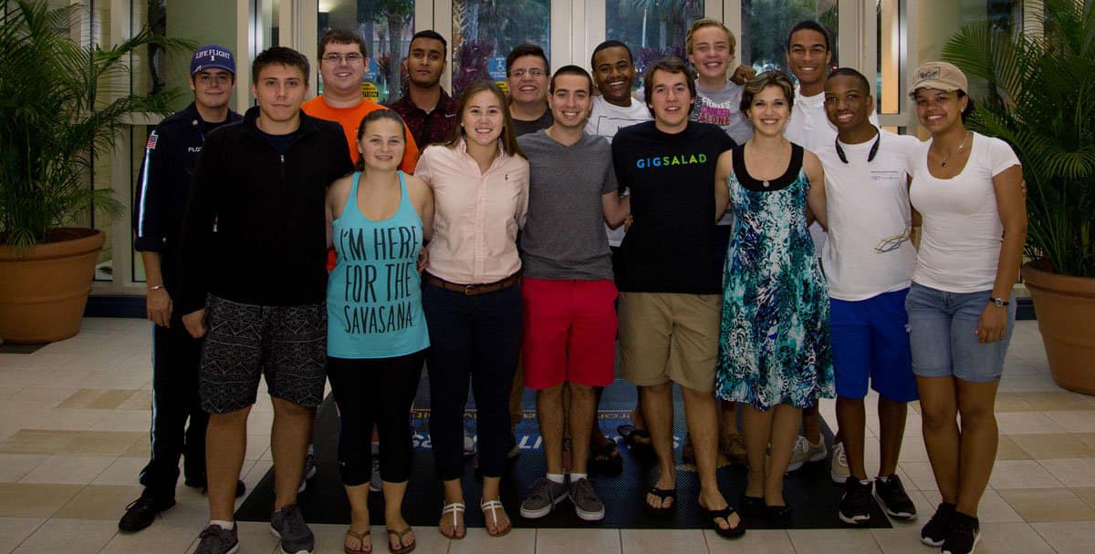 Students in the Embry-Riddle Daytona Beach College of Business Living and Learning community pose for a picture.