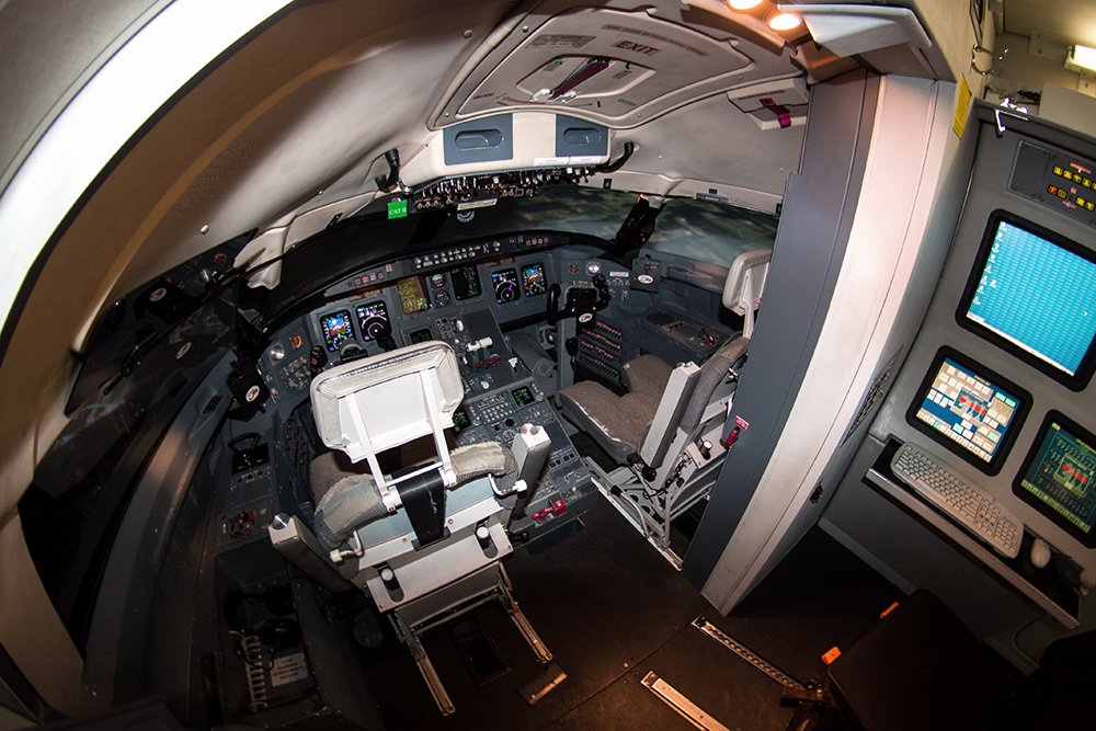 CRJ-200 Regional Jet Full Flight Simulators