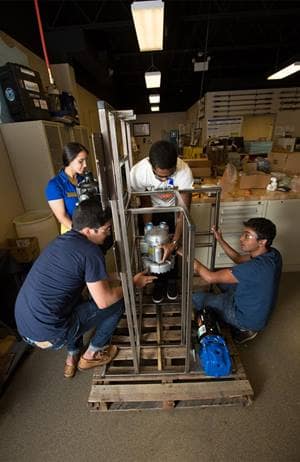 Students work on a project in the Clean Energy Systems Laboratory