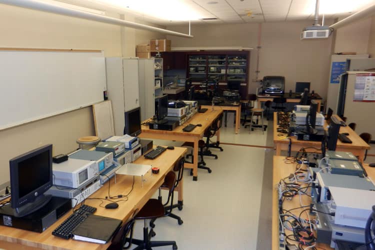 Radar and Microwaves Laboratory EmbryRiddle Aeronautical University