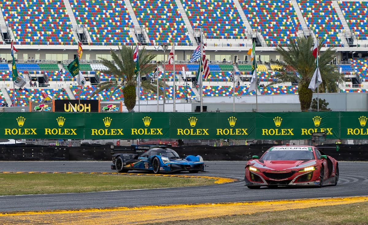 2 Acuras racing at the Rolex 24 at the Daytona Beach Speedway